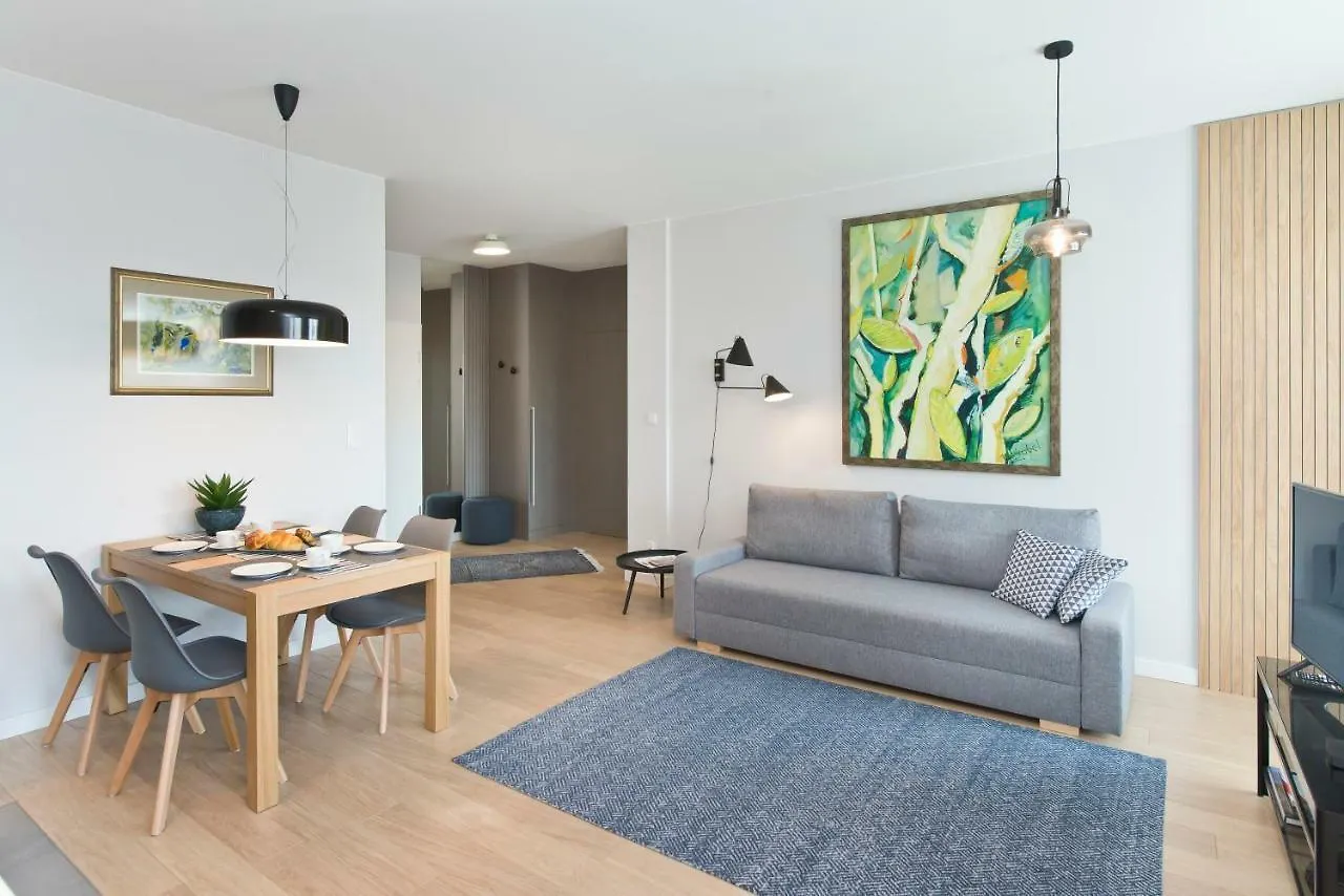Chic Designer Apartment With Original Art And Old Town View Gdansk