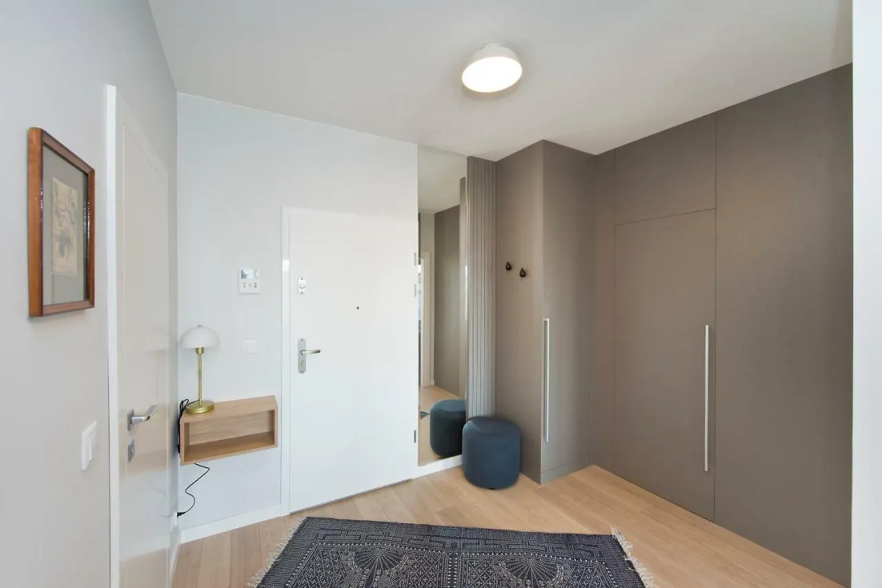 Chic Designer Apartment With Original Art And Old Town View Gdansk Poland
